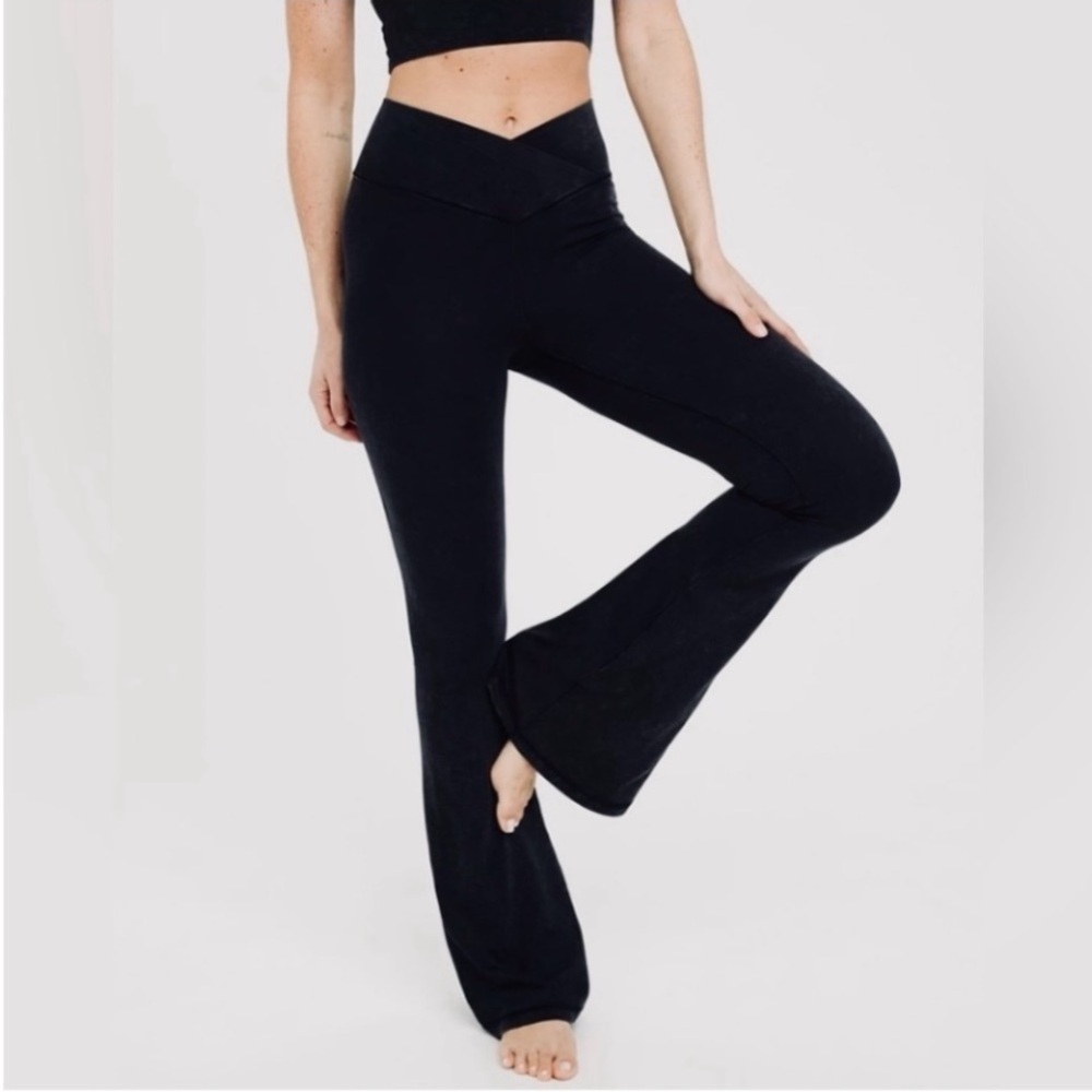 OFFLINE By Aerie Real Me High Waisted Crossover Flare Legging Black Medium Short